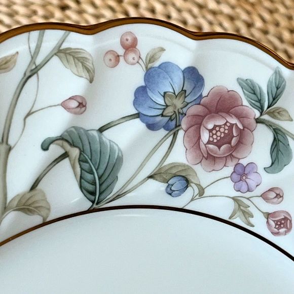 NORITAKE La Prada  8" Salad Plate Bone China Floral Discontinued - Picture 4 of 10